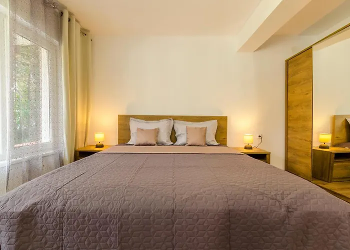 Park Complex Viktoria Hotel *